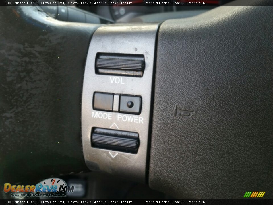 2007 Nissan Titan SE Crew Cab 4x4 Galaxy Black / Graphite Black/Titanium Photo #19