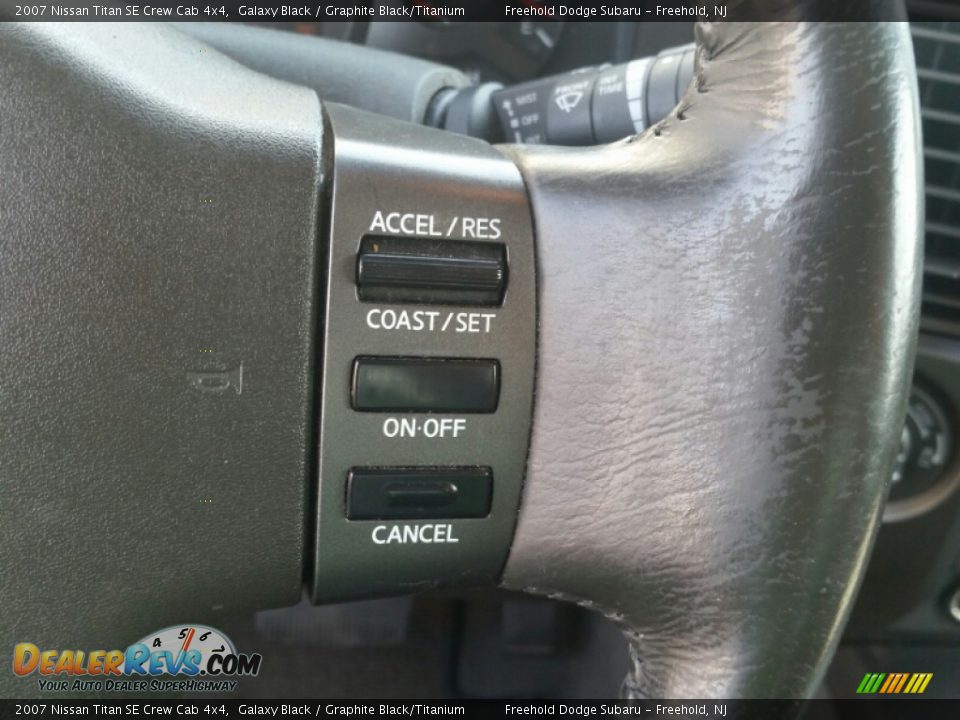 2007 Nissan Titan SE Crew Cab 4x4 Galaxy Black / Graphite Black/Titanium Photo #20