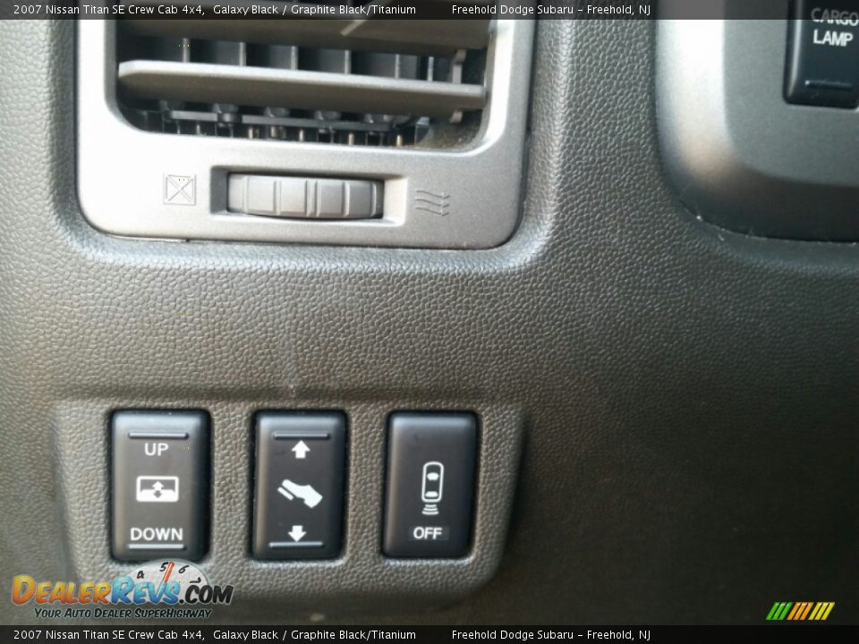 2007 Nissan Titan SE Crew Cab 4x4 Galaxy Black / Graphite Black/Titanium Photo #21