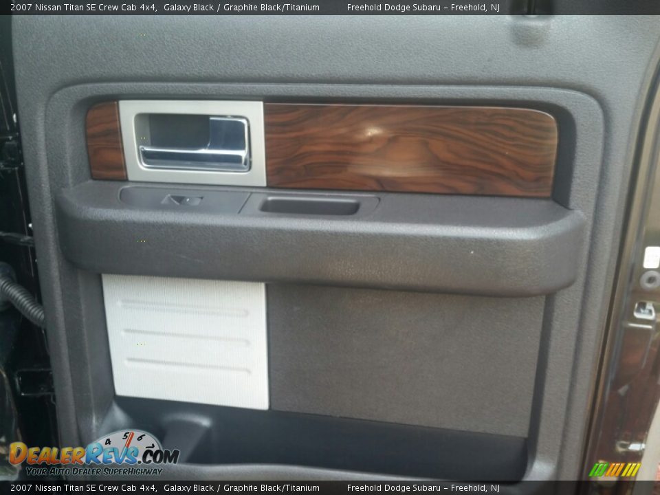 2007 Nissan Titan SE Crew Cab 4x4 Galaxy Black / Graphite Black/Titanium Photo #29