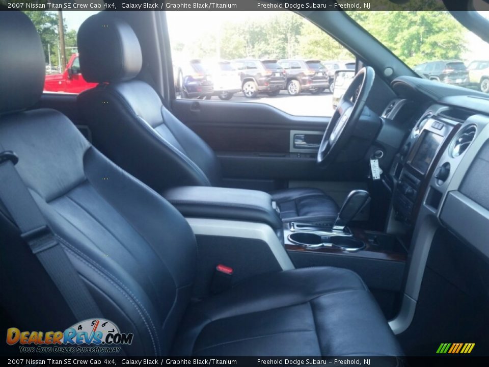 2007 Nissan Titan SE Crew Cab 4x4 Galaxy Black / Graphite Black/Titanium Photo #30