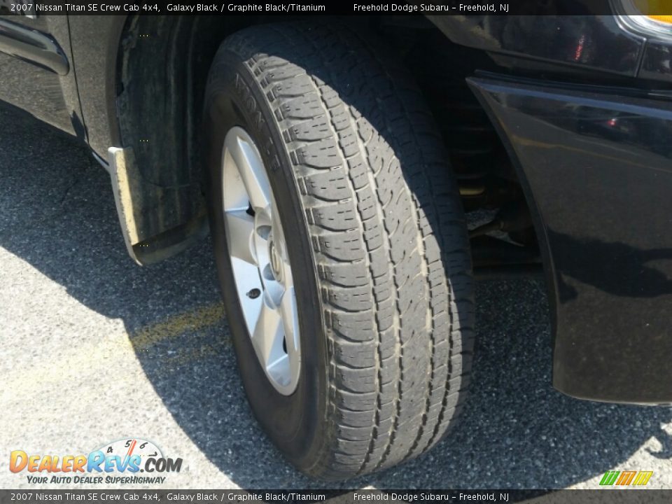 2007 Nissan Titan SE Crew Cab 4x4 Galaxy Black / Graphite Black/Titanium Photo #34