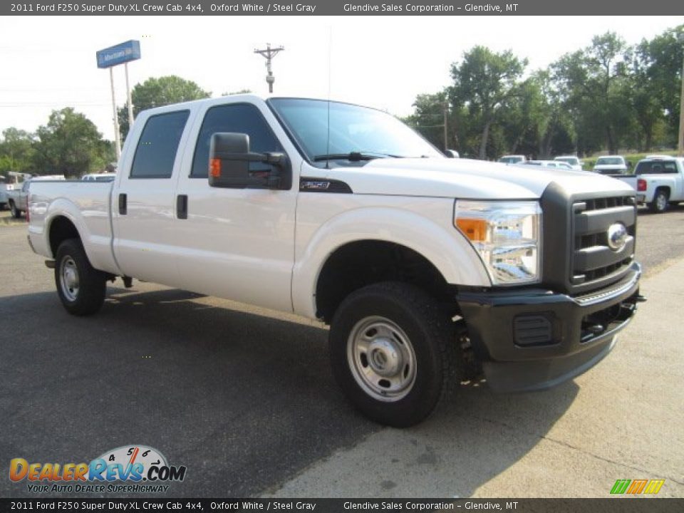 2011 Ford F250 Super Duty XL Crew Cab 4x4 Oxford White / Steel Gray Photo #2