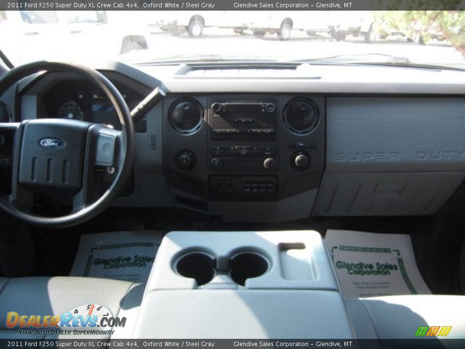 2011 Ford F250 Super Duty XL Crew Cab 4x4 Oxford White / Steel Gray Photo #9