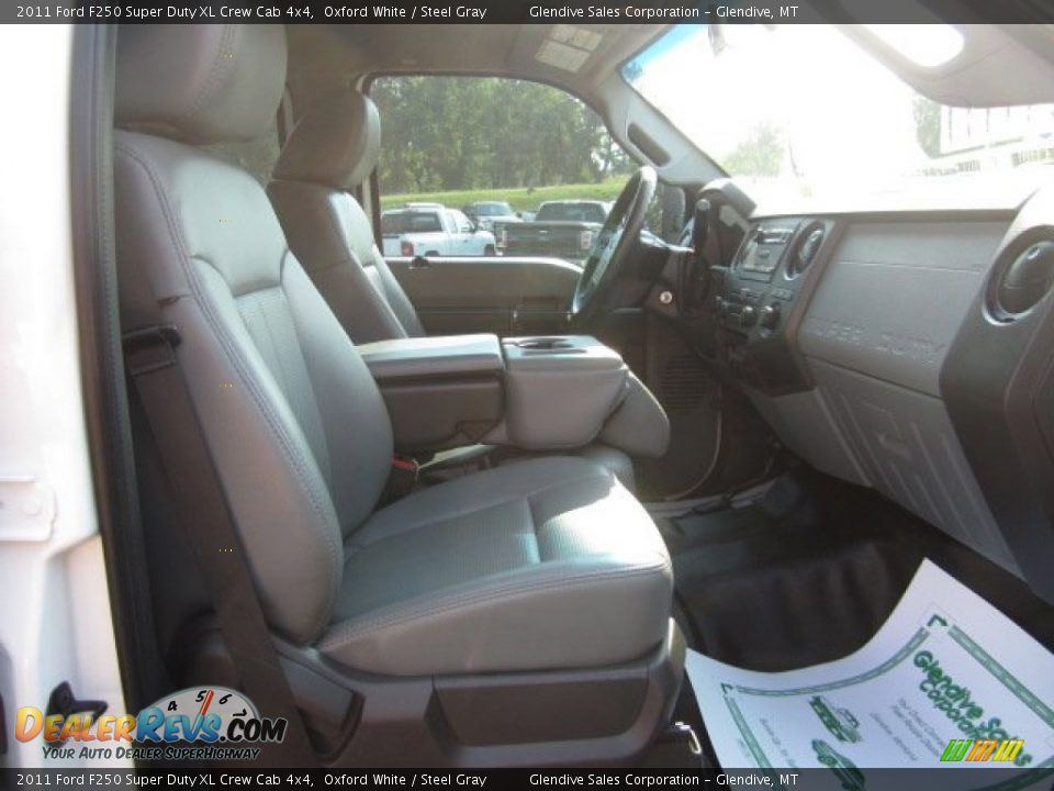 2011 Ford F250 Super Duty XL Crew Cab 4x4 Oxford White / Steel Gray Photo #16