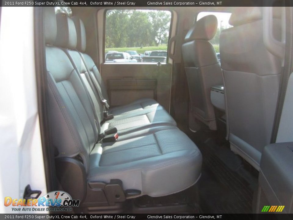 2011 Ford F250 Super Duty XL Crew Cab 4x4 Oxford White / Steel Gray Photo #17