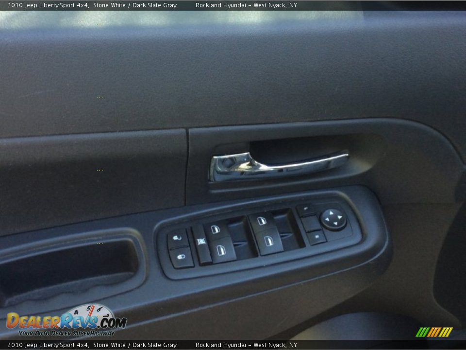 2010 Jeep Liberty Sport 4x4 Stone White / Dark Slate Gray Photo #8