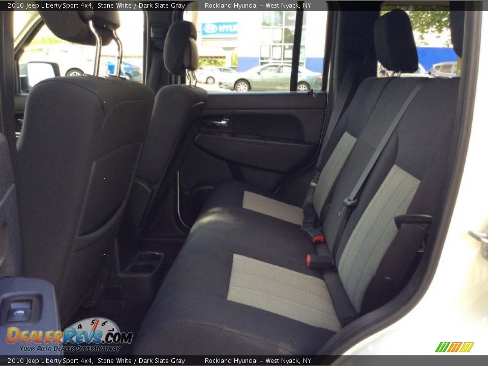 2010 Jeep Liberty Sport 4x4 Stone White / Dark Slate Gray Photo #18