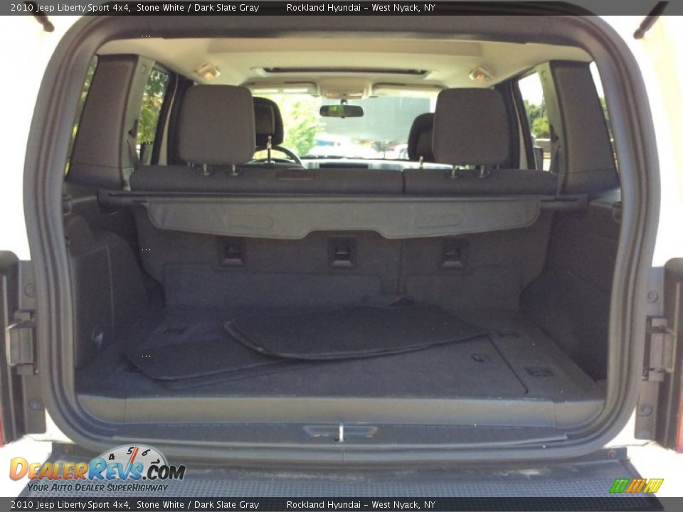 2010 Jeep Liberty Sport 4x4 Stone White / Dark Slate Gray Photo #19