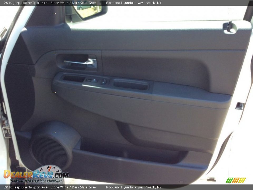 2010 Jeep Liberty Sport 4x4 Stone White / Dark Slate Gray Photo #21