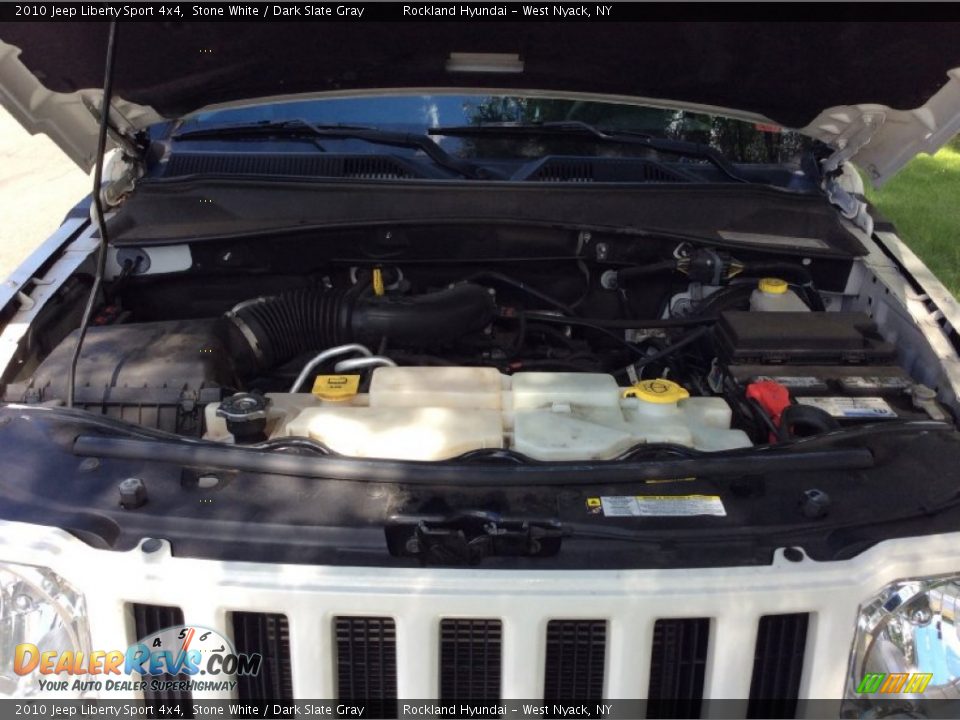 2010 Jeep Liberty Sport 4x4 Stone White / Dark Slate Gray Photo #28