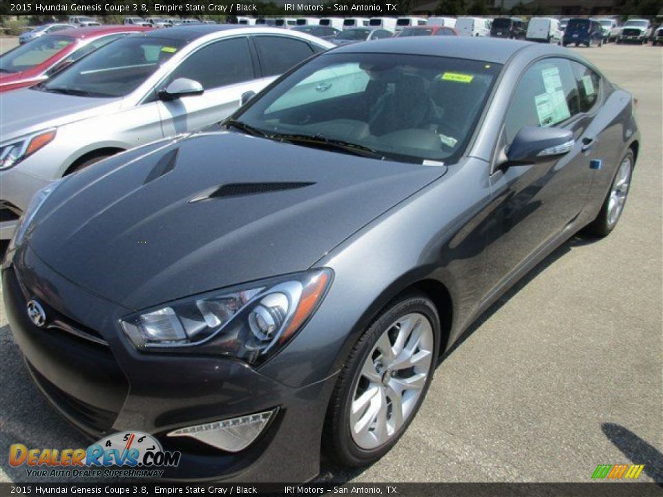 Front 3/4 View of 2015 Hyundai Genesis Coupe 3.8 Photo #2