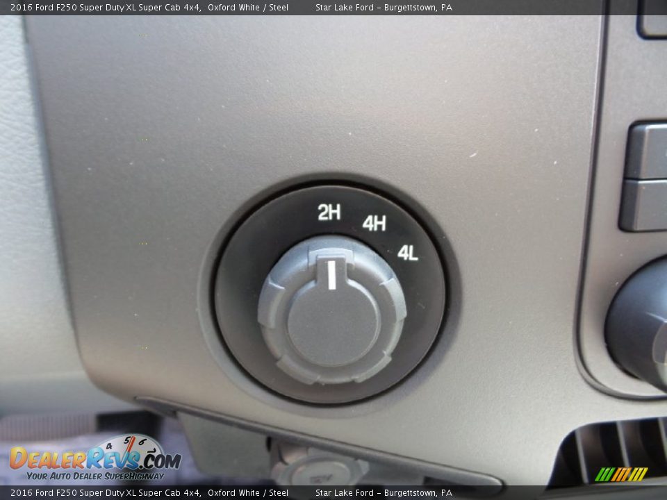 Controls of 2016 Ford F250 Super Duty XL Super Cab 4x4 Photo #17