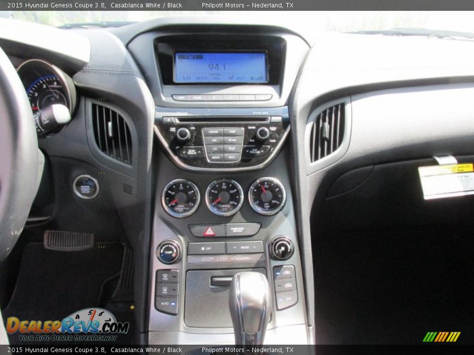 Controls of 2015 Hyundai Genesis Coupe 3.8 Photo #24