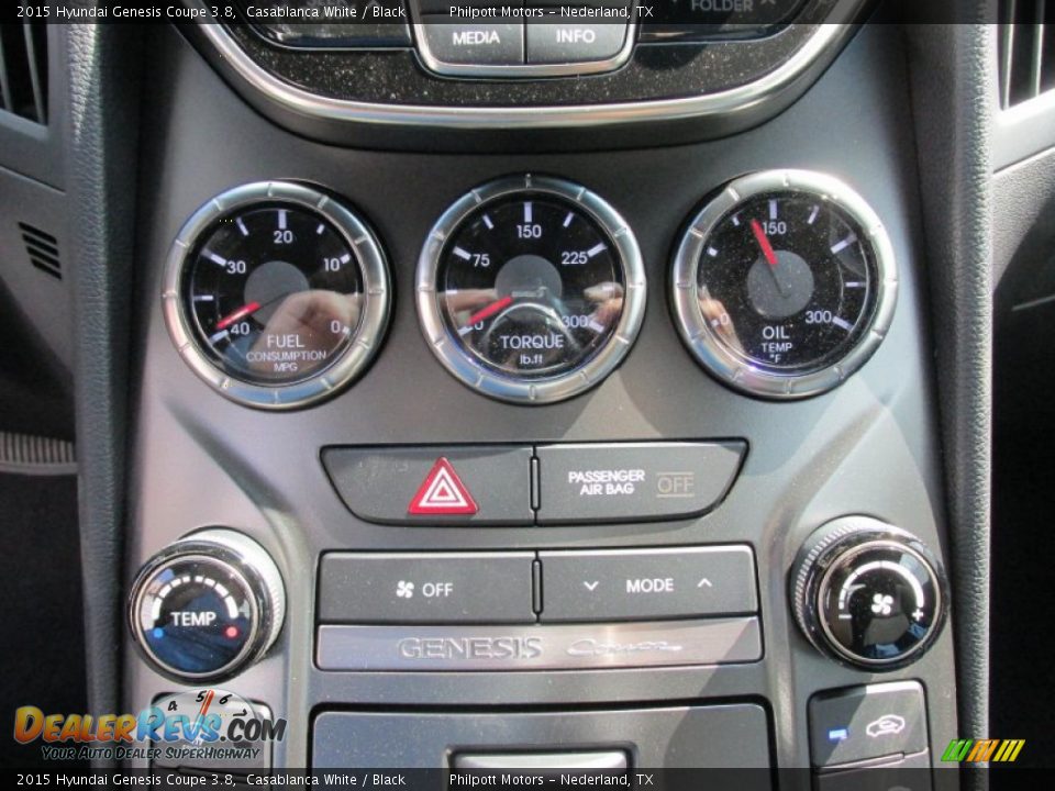 Controls of 2015 Hyundai Genesis Coupe 3.8 Photo #27