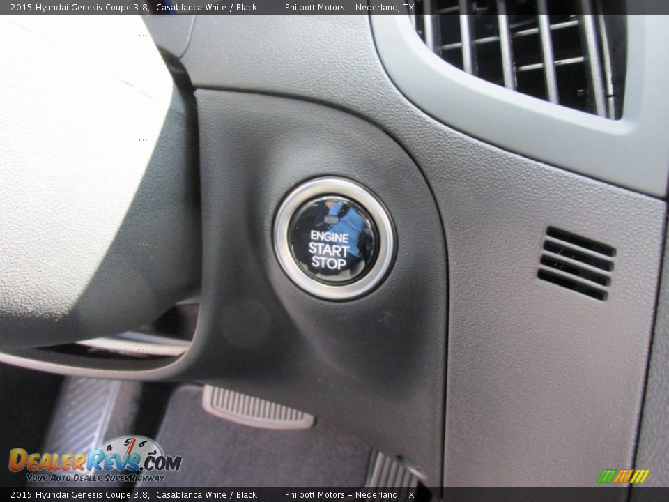 Controls of 2015 Hyundai Genesis Coupe 3.8 Photo #30