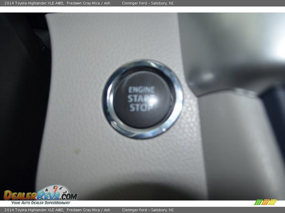 2014 Toyota Highlander XLE AWD Predawn Gray Mica / Ash Photo #31
