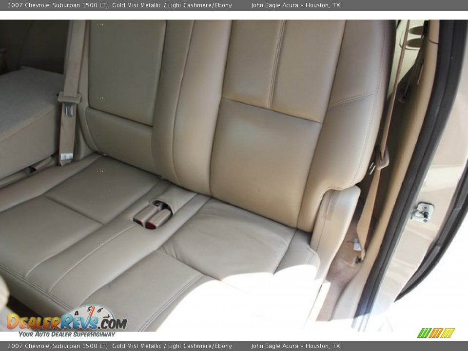 2007 Chevrolet Suburban 1500 LT Gold Mist Metallic / Light Cashmere/Ebony Photo #15