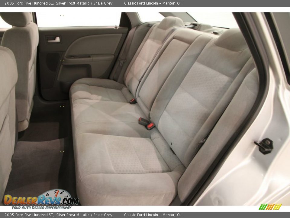 2005 Ford Five Hundred SE Silver Frost Metallic / Shale Grey Photo #12