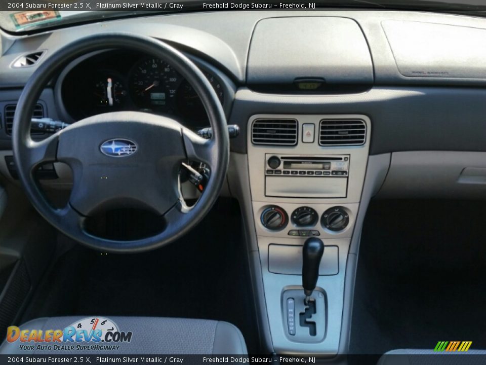 2004 Subaru Forester 2.5 X Platinum Silver Metallic / Gray Photo #10
