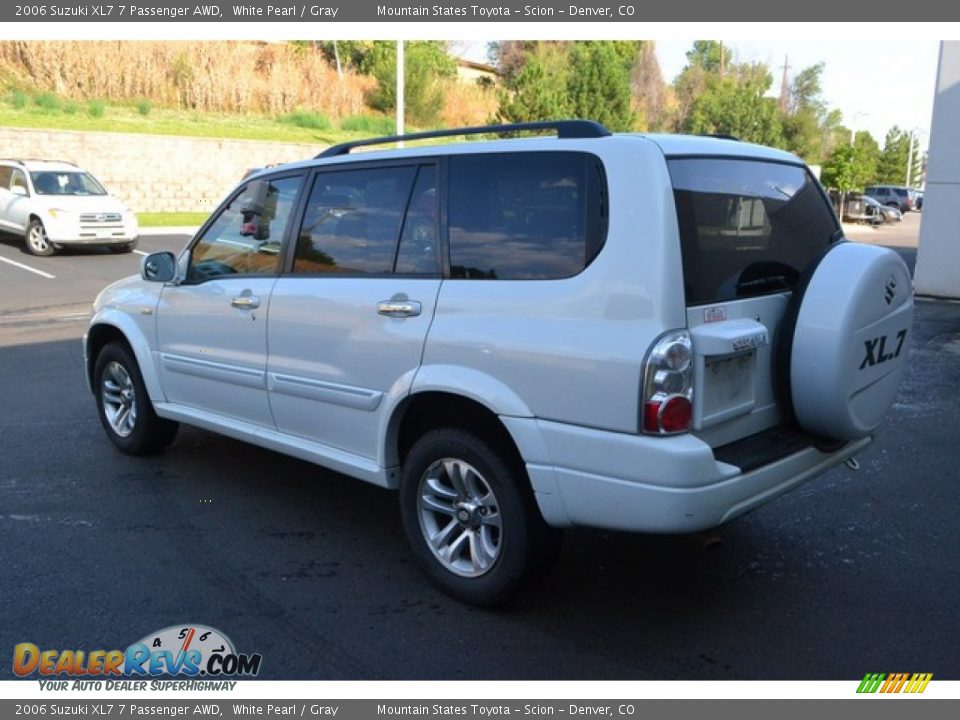 2006 Suzuki XL7 7 Passenger AWD White Pearl / Gray Photo #4