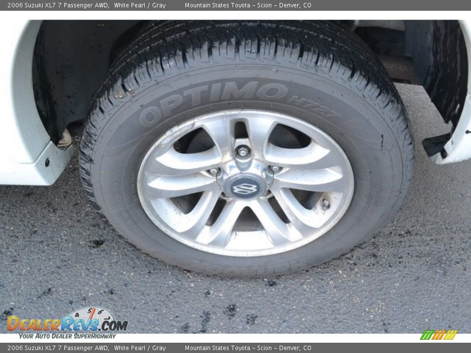 2006 Suzuki XL7 7 Passenger AWD White Pearl / Gray Photo #9