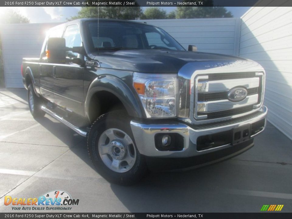 2016 Ford F250 Super Duty XLT Crew Cab 4x4 Magnetic Metallic / Steel Photo #2