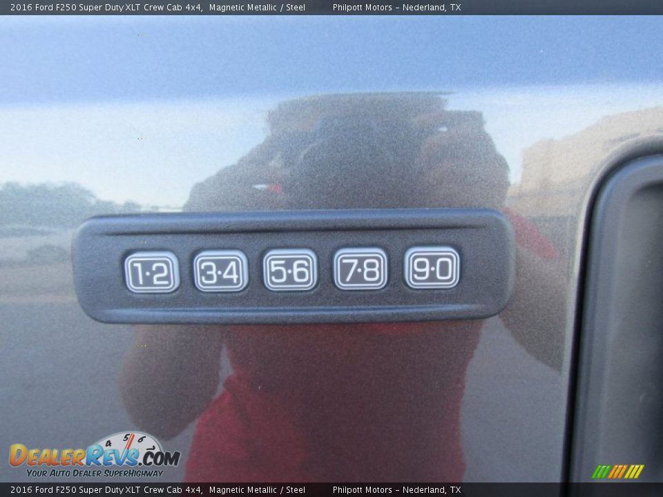 2016 Ford F250 Super Duty XLT Crew Cab 4x4 Magnetic Metallic / Steel Photo #15