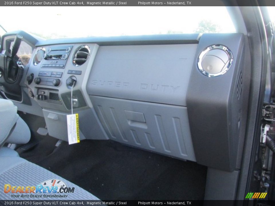 2016 Ford F250 Super Duty XLT Crew Cab 4x4 Magnetic Metallic / Steel Photo #18