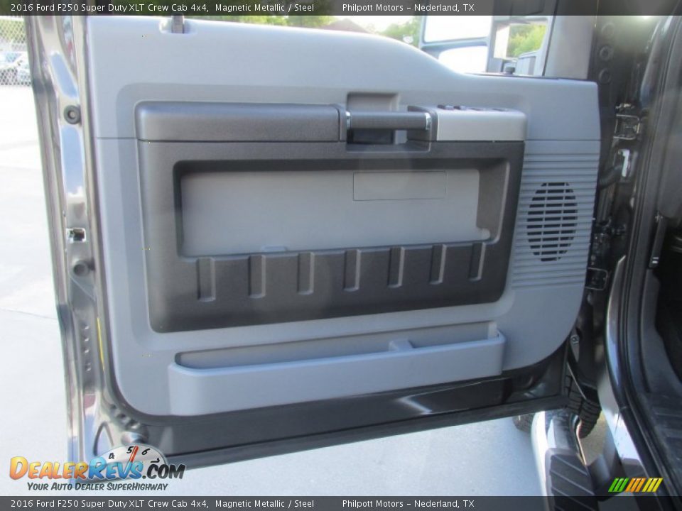 2016 Ford F250 Super Duty XLT Crew Cab 4x4 Magnetic Metallic / Steel Photo #21