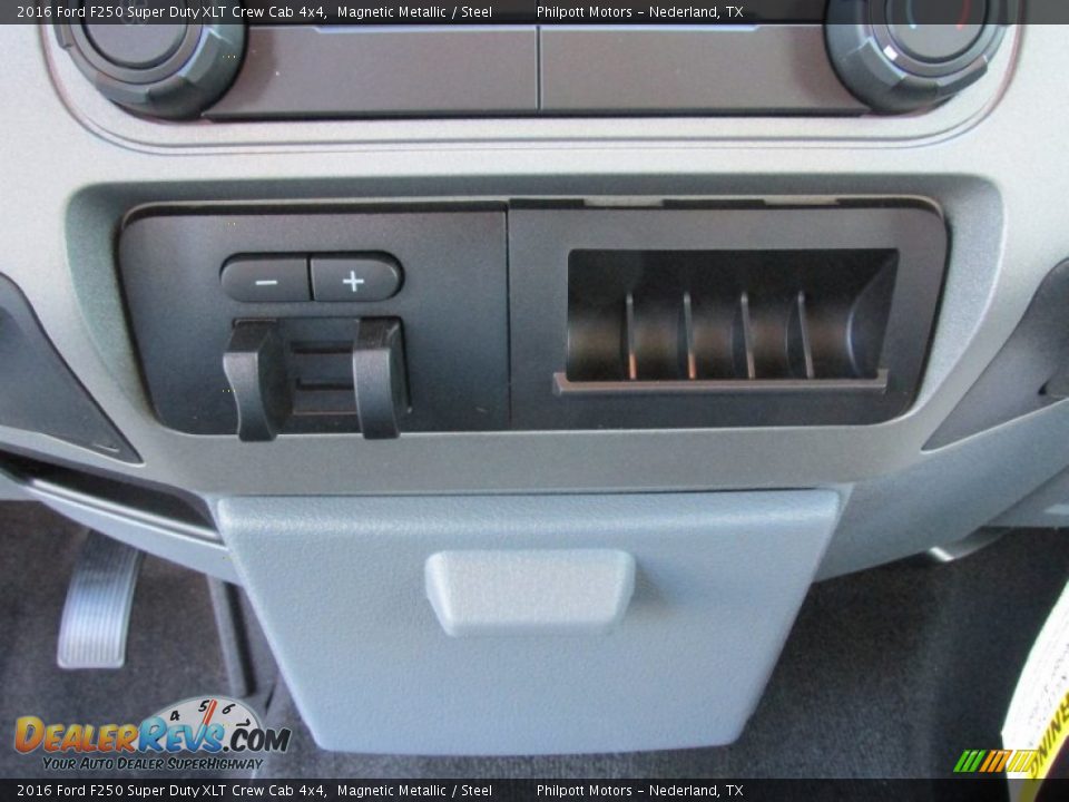 2016 Ford F250 Super Duty XLT Crew Cab 4x4 Magnetic Metallic / Steel Photo #29
