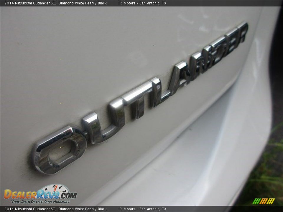 2014 Mitsubishi Outlander SE Diamond White Pearl / Black Photo #5