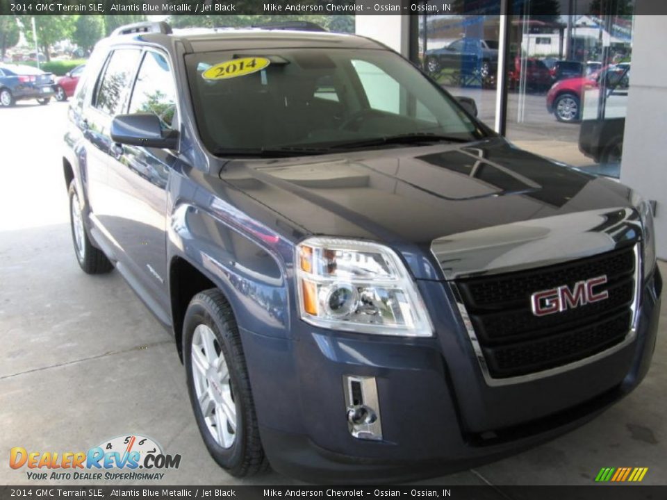 Front 3/4 View of 2014 GMC Terrain SLE Photo #1