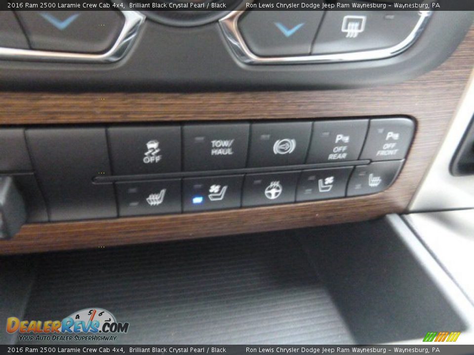 2016 Ram 2500 Laramie Crew Cab 4x4 Brilliant Black Crystal Pearl / Black Photo #17