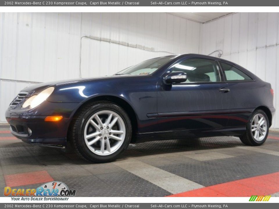 Front 3/4 View of 2002 Mercedes-Benz C 230 Kompressor Coupe Photo #2