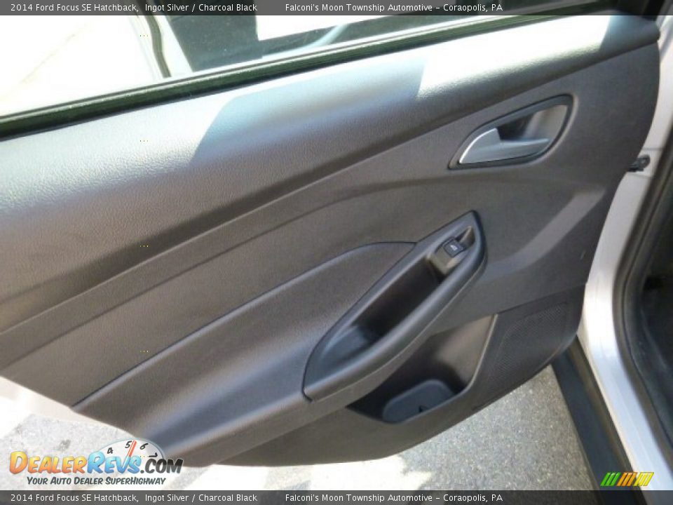 2014 Ford Focus SE Hatchback Ingot Silver / Charcoal Black Photo #18