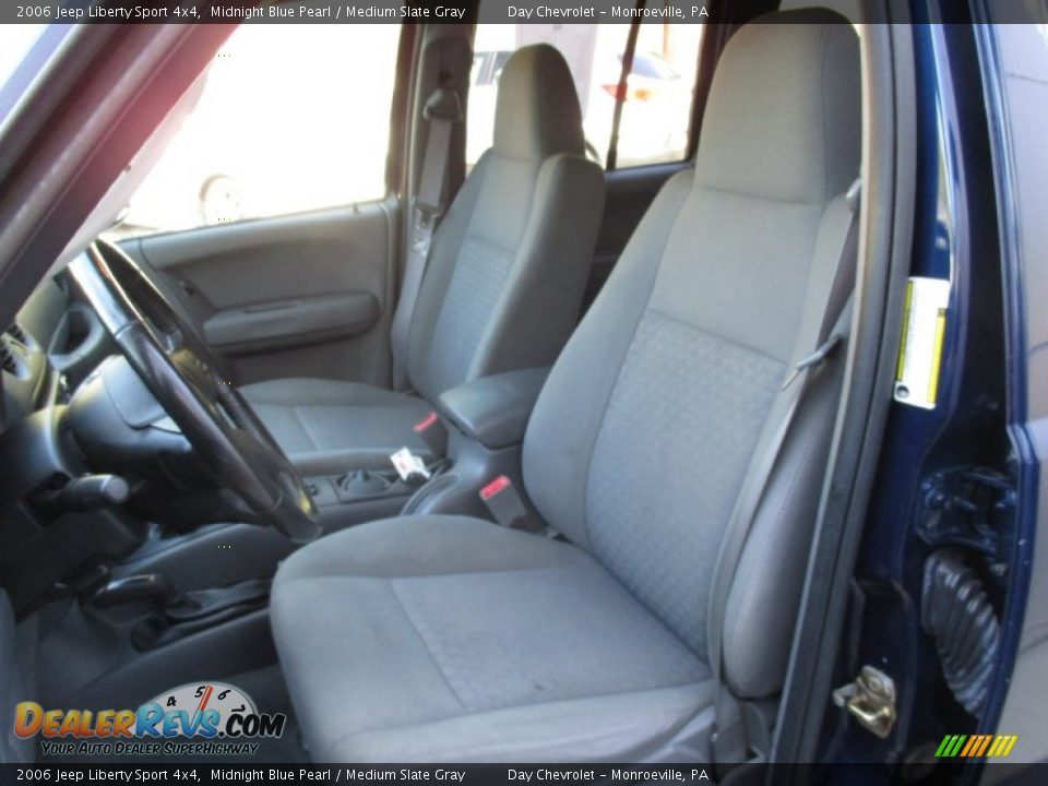 2006 Jeep Liberty Sport 4x4 Midnight Blue Pearl / Medium Slate Gray Photo #23