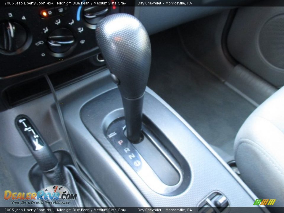 2006 Jeep Liberty Sport 4x4 Midnight Blue Pearl / Medium Slate Gray Photo #31