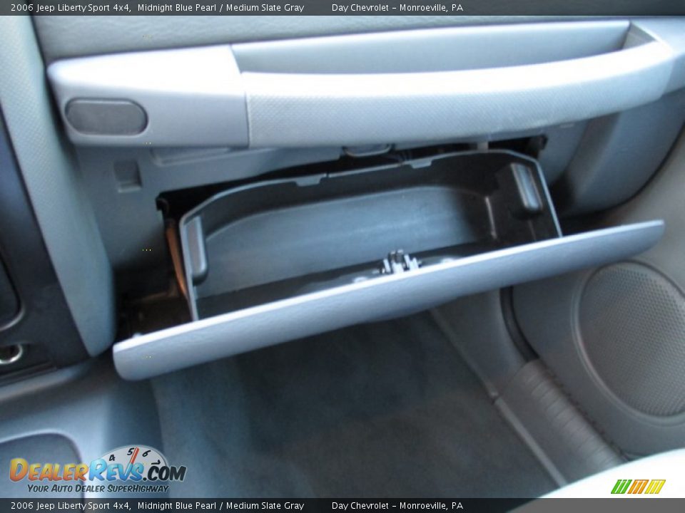 2006 Jeep Liberty Sport 4x4 Midnight Blue Pearl / Medium Slate Gray Photo #34