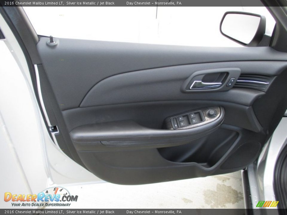 Door Panel of 2016 Chevrolet Malibu Limited LT Photo #11