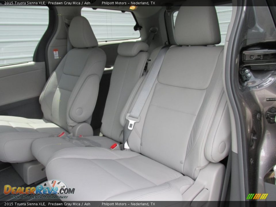 2015 Toyota Sienna XLE Predawn Gray Mica / Ash Photo #18