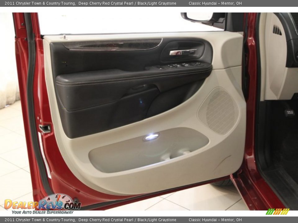 2011 Chrysler Town & Country Touring Deep Cherry Red Crystal Pearl / Black/Light Graystone Photo #4