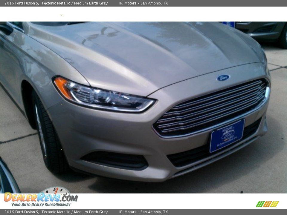 2016 Ford Fusion S Tectonic Metallic / Medium Earth Gray Photo #2