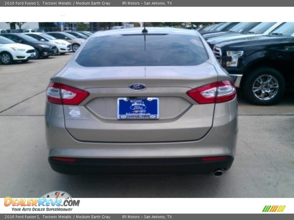 2016 Ford Fusion S Tectonic Metallic / Medium Earth Gray Photo #9