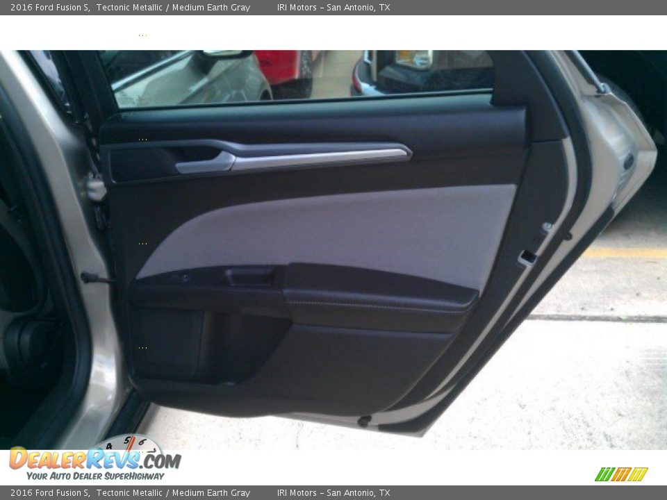 2016 Ford Fusion S Tectonic Metallic / Medium Earth Gray Photo #13