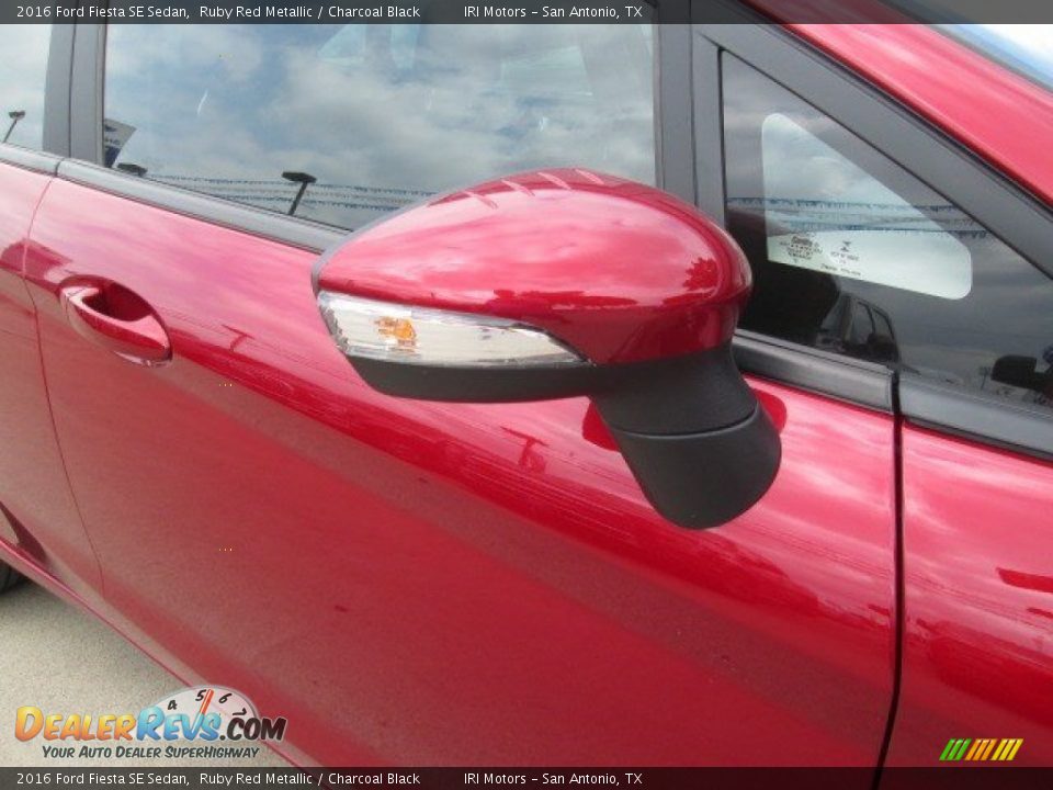 2016 Ford Fiesta SE Sedan Ruby Red Metallic / Charcoal Black Photo #4