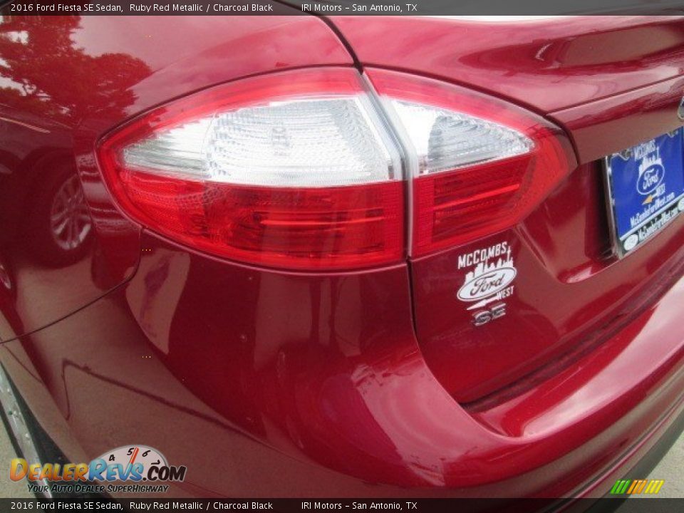 2016 Ford Fiesta SE Sedan Ruby Red Metallic / Charcoal Black Photo #8