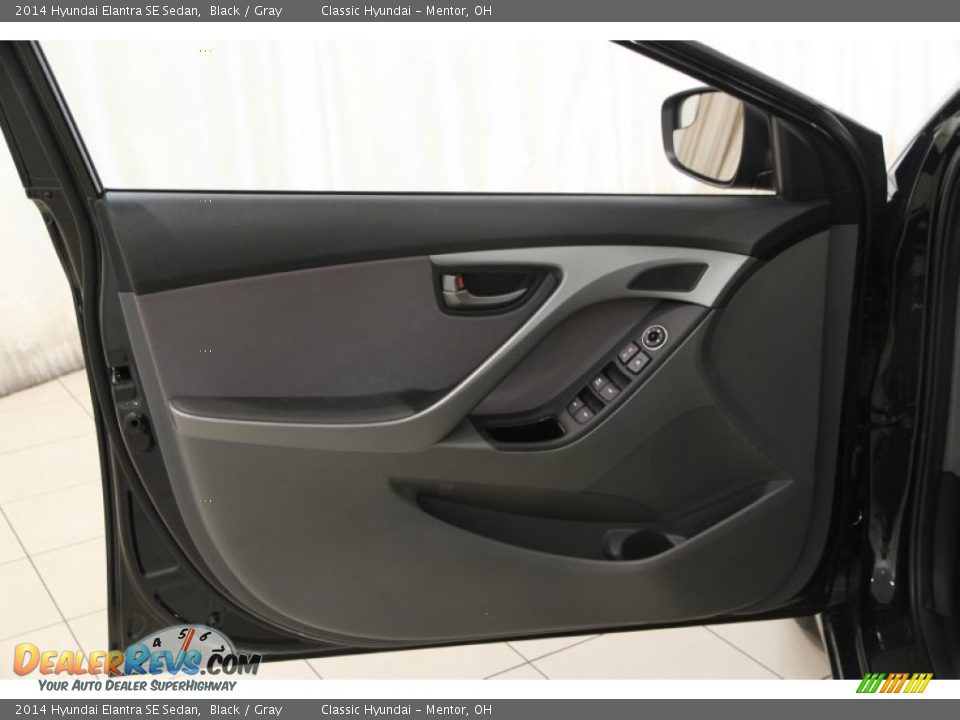 Door Panel of 2014 Hyundai Elantra SE Sedan Photo #4