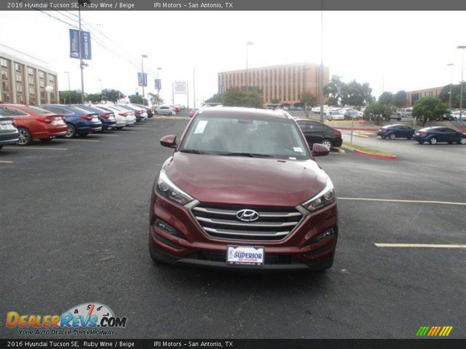 2016 Hyundai Tucson SE Ruby Wine / Beige Photo #2