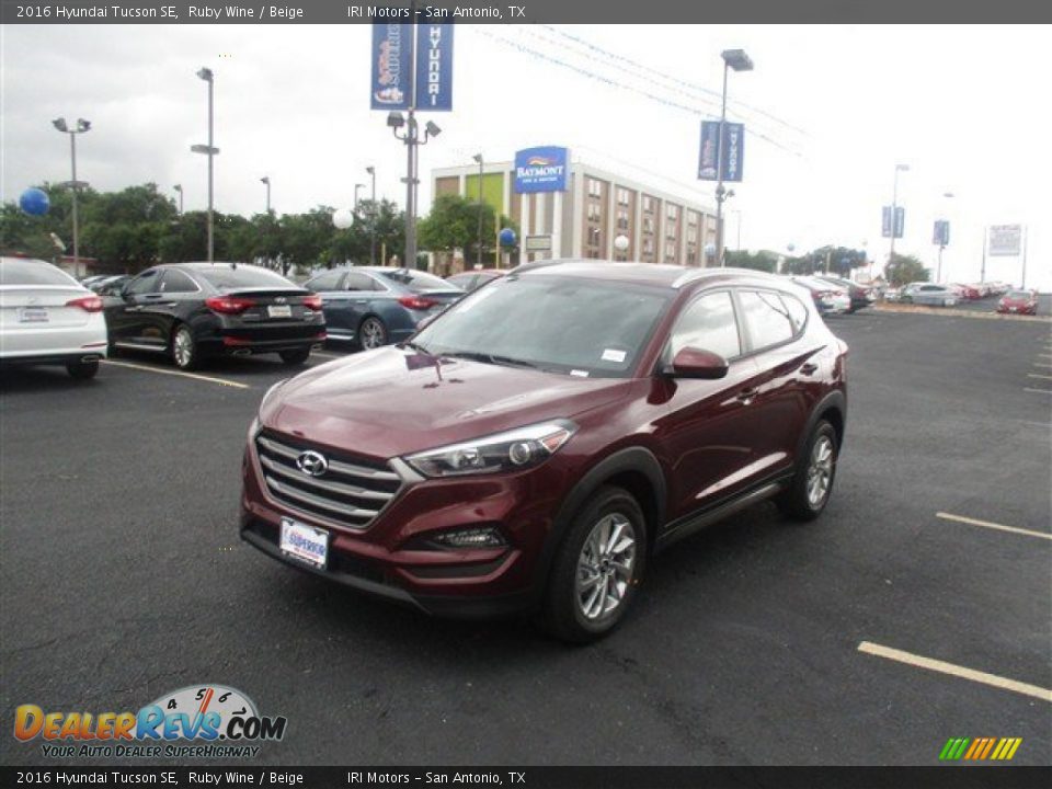 2016 Hyundai Tucson SE Ruby Wine / Beige Photo #3